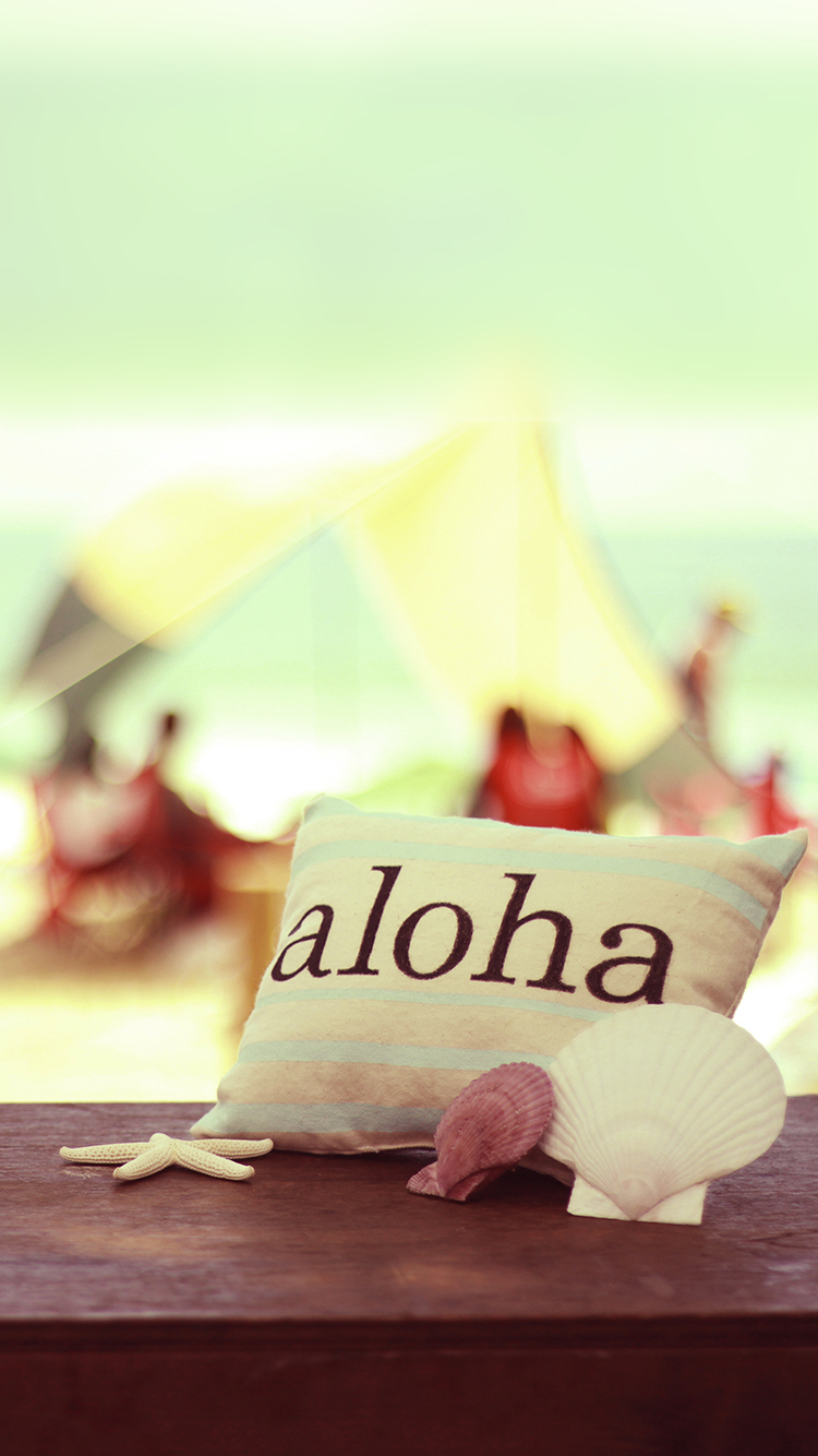 フリー写真画像『【おしゃれなiPhone壁紙】ハワイアンな雰囲気の海辺のテラス』[ID:2939]