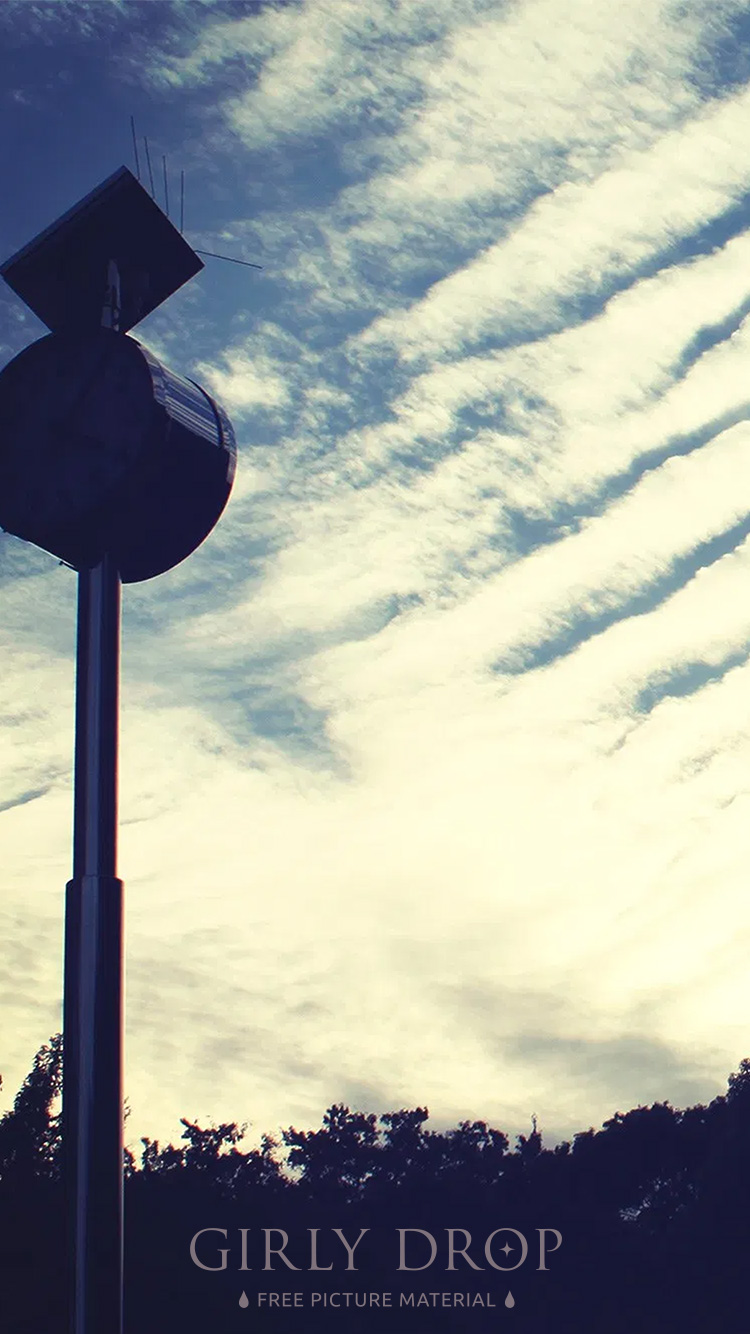 フリー写真画像『【おしゃれなiPhone壁紙】夕方の秋の空とうろこ雲』[ID:11539]