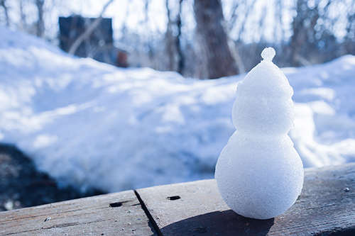 雪景色と雪だるまのフリー画像 おしゃれなフリー写真素材 Girly Drop