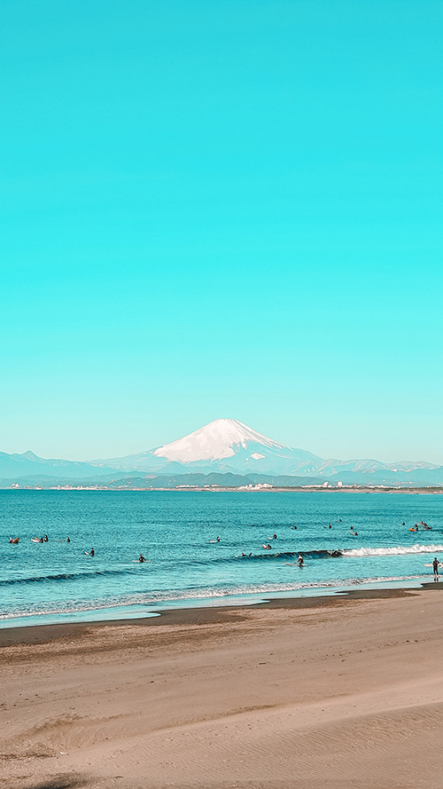 フリー写真画像『[縦]海辺からの富士山』[ID:15337]