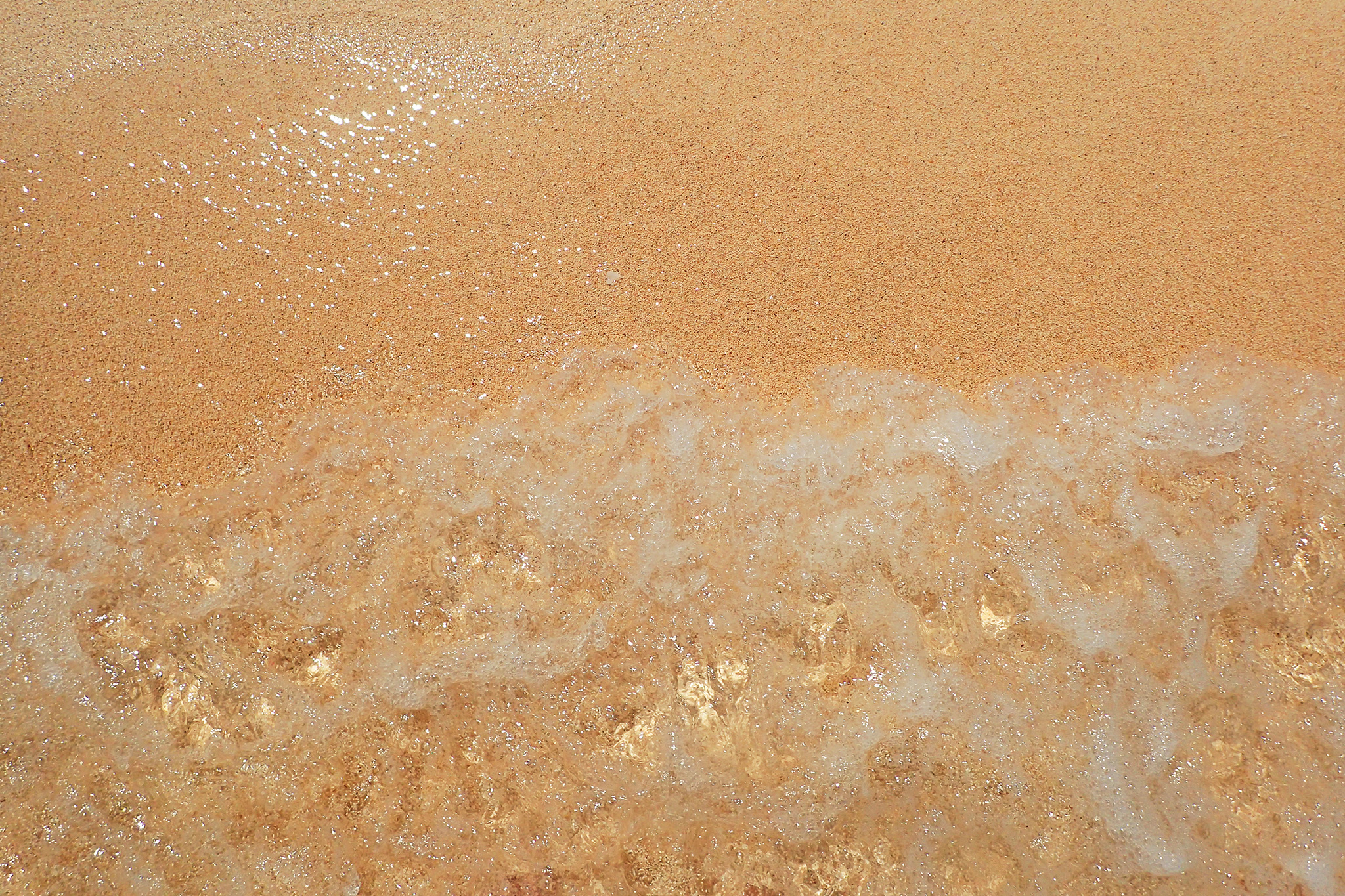 海側から撮られた美しい波打ち際のフリー画像 おしゃれなフリー写真素材 Girly Drop
