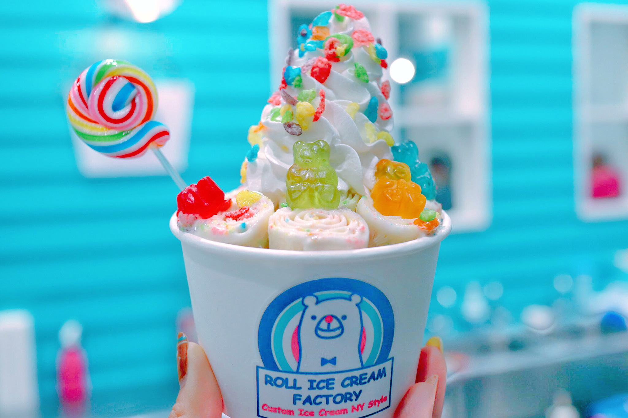 インスタ映え抜群 虹色が最強に可愛いレインボーロールアイスクリームのフリー画像 おしゃれなフリー写真素材 Girly Drop